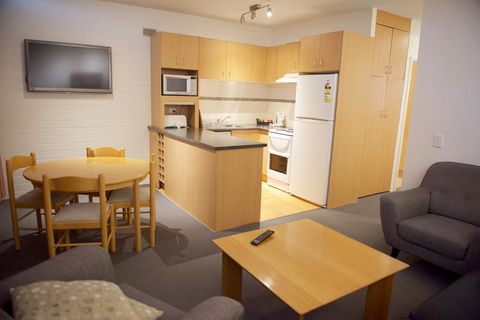 Snow Ski Apartments 24 - Sunshine Coast Tourism 0