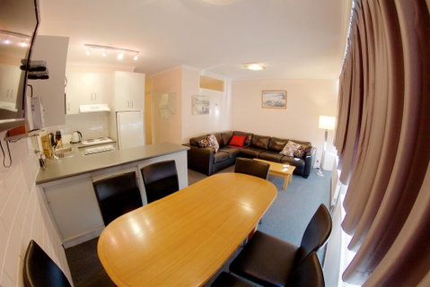 Snow Ski Apartments 28 - Sunshine Coast Tourism 2
