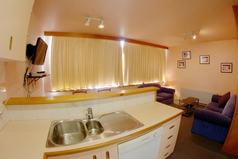 Snow Ski Apartments 29 - Sunshine Coast Tourism 1