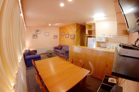 Snow Ski Apartments 29 - Sunshine Coast Tourism 2
