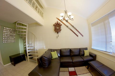 Snow Ski Apartments 32 - Sunshine Coast Tourism 2