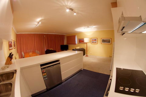 Snow Ski Apartments 36 - Sunshine Coast Tourism 1