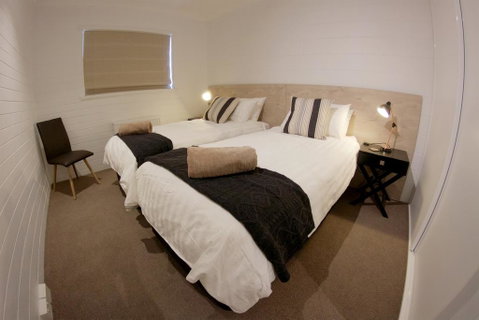 Snow Ski Apartments 39 - Sunshine Coast Tourism 2