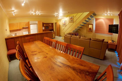 Snow Ski Apartments 41 - Sunshine Coast Tourism 0