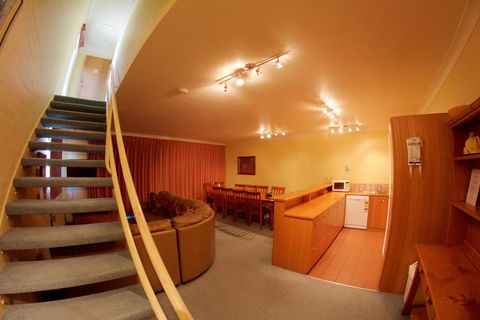 Snow Ski Apartments 41 - Sunshine Coast Tourism 1
