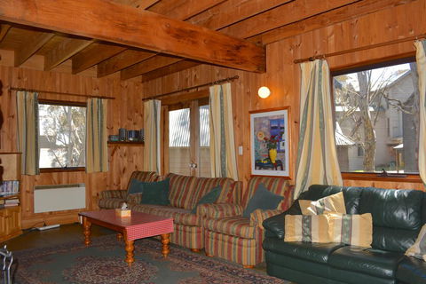 Snowdrop Lodge - Sunshine Coast Tourism 1