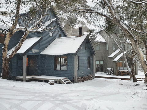 SNOWED INN Apartment - Sunshine Coast Tourism 2