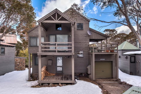 Snowgoose - Sunshine Coast Tourism 0