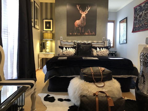 Snowmass Chalet - Sunshine Coast Tourism 0