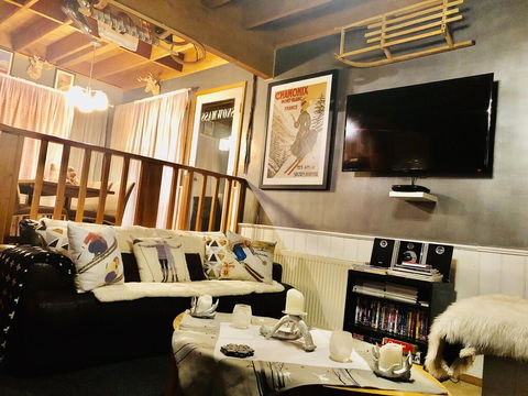Snowmass Chalet - Sunshine Coast Tourism 1