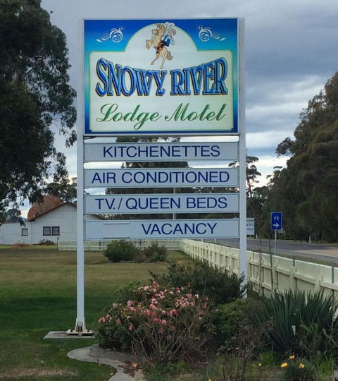 Snowy River Lodge Motel - Sunshine Coast Tourism 3