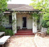 Soloman Street Cottage - Holiday Sunshine Coast