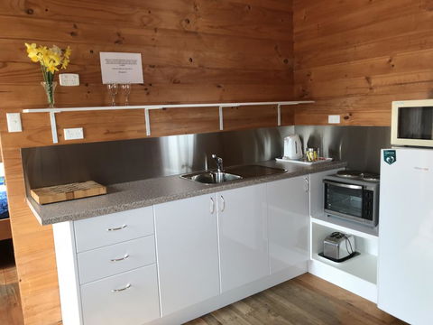 Somerset Beachside Cabin And Caravan Park - Sunshine Coast Tourism 2