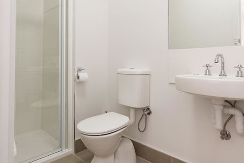 Somerset Hotel - Sunshine Coast Tourism 1