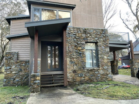 Sonoma Chalet - Sunshine Coast Tourism 0