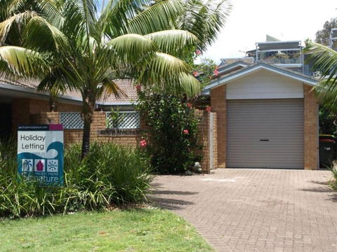 SOUTH BOOMER - PET FRIENDLY - Sunshine Coast Tourism 1