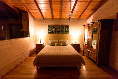 Southern Anchorage Retreat - Holiday Sunshine Coast 1