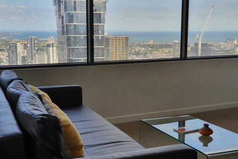Southern Cross Flat With Sky, City, And Sea Views - Holiday Sunshine Coast 3