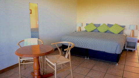 Sovereign Hill Country Lodge Rothbury - Sunshine Coast Tourism 3