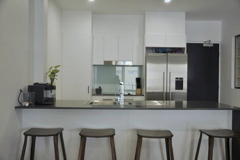 Spacious 2 Bed 2 Bath Unit - LUMA APARTMENTS - Holiday Sunshine Coast 3