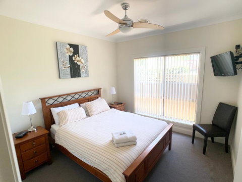Spacious 2 Bed, 2 Bath Villa - Central Location - Quiet - Sunshine Coast Tourism 2