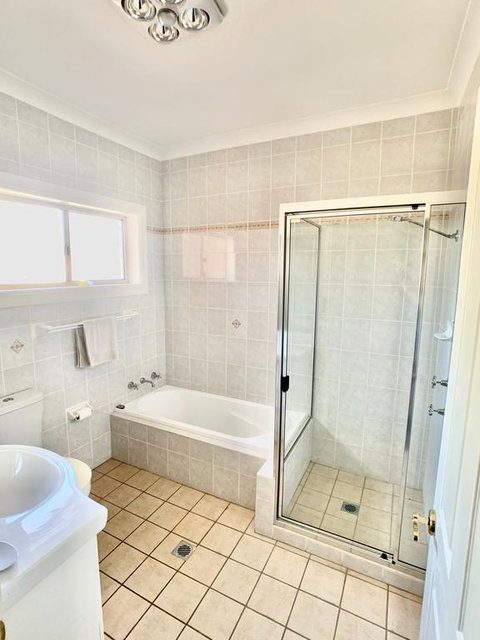 Spacious 2 Bed, 2 Bath Villa - Central Location - Quiet - Sunshine Coast Tourism 3