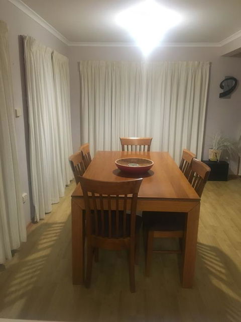 Spacious And Central To CBD - Holiday Sunshine Coast 2