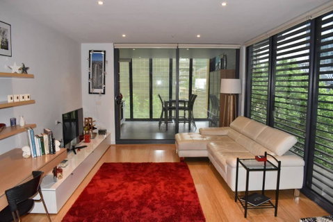 Spacious Apartment In The Heart Of Melbourne's CBD - Holiday Sunshine Coast 0