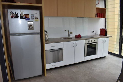 Spacious Apartment In The Heart Of Melbourne's CBD - Holiday Sunshine Coast 2
