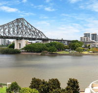 Spacious Executive 3 Bedroom - Brisbane CBD - Views - Pool - WIFI - Free parking - Sunshine Coast Tourism