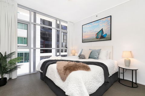 Spacious Executive 3 Bedroom - Brisbane CBD - Views - Pool - WIFI - Free Parking - Sunshine Coast Tourism 2