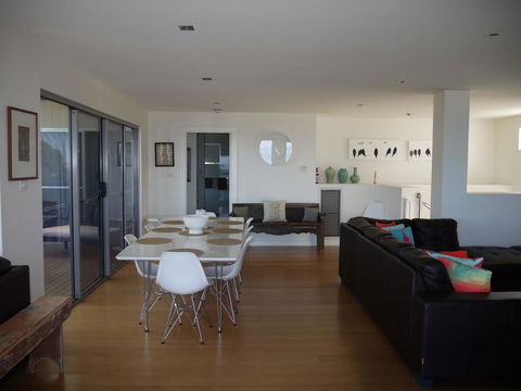 Spectacular Holiday Living - Holiday Sunshine Coast 1