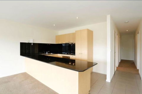 Spectacular River Views In Fabulous Footscray. - Sunshine Coast Tourism 3