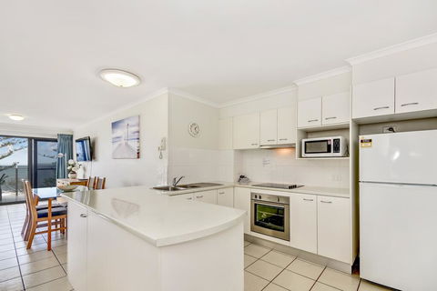 SPIN13- ESCAPE TO MOOLOOLABA - Sunshine Coast Tourism 2