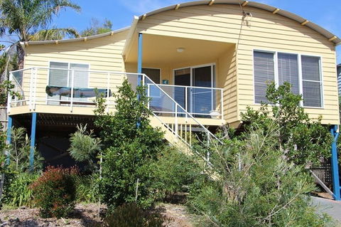 SPINNAKER 1 - Sunshine Coast Tourism 0