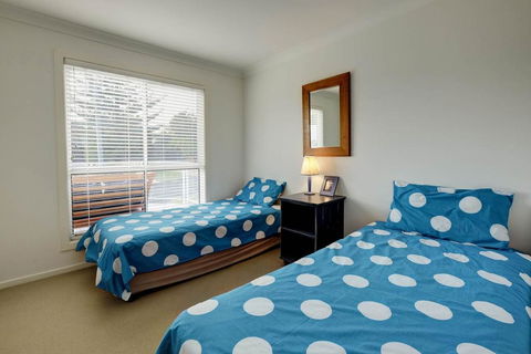 SPINNAKER 1 - Sunshine Coast Tourism 1