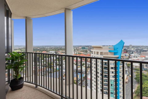 SPIRE - Fast Internet Monthly Stays W Carpark - Sunshine Coast Tourism 3