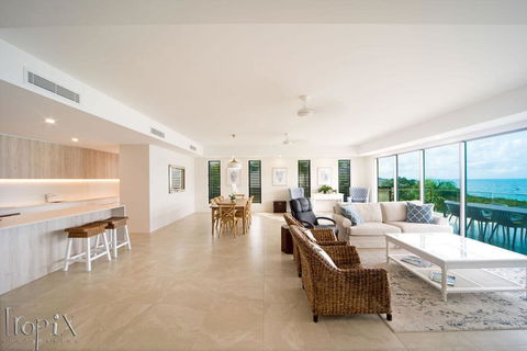 Splendeur Sur La Mer Premiere - Holiday Sunshine Coast 0