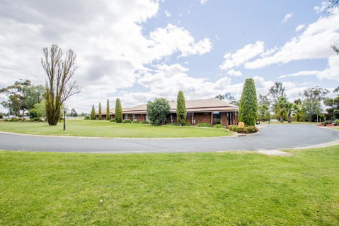 Sportslander Motor Inn - Sunshine Coast Tourism 0