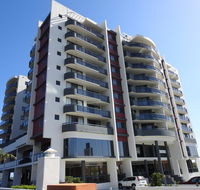 Springwood Tower Apartment Hotel - Holiday Sunshine Coast