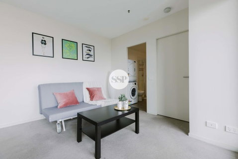 SSP - La Banque In The Heart Of CBD - Holiday Sunshine Coast 1