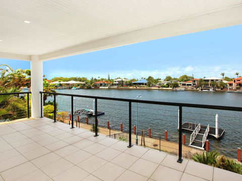 St Lucia 11 - 4 BDRM Canal Home With Pool - Sunshine Coast Tourism 3
