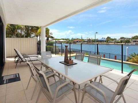 St Lucia 11 - 4 BDRM Canal Home With Pool - Sunshine Coast Tourism 0
