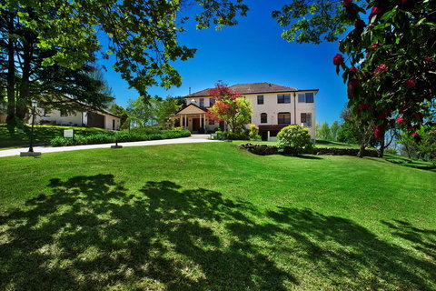 St Raphael - Sunshine Coast Tourism 0