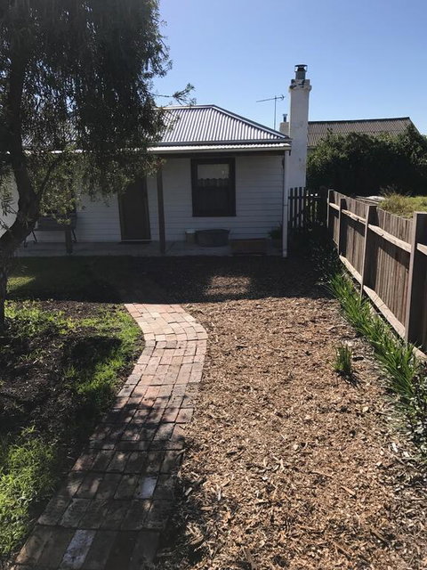 Stable Cottage - Holiday Sunshine Coast 3
