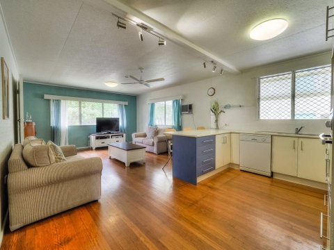 Starfish Shack By The Sea - Sunshine Coast Tourism 0