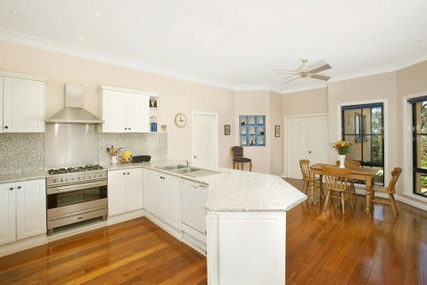 Stately Bowral Designer Home - Sunshine Coast Tourism 2