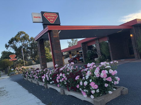 Statesman Motor Inn - Holiday Sunshine Coast 0