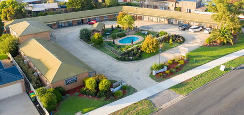 Statesman Motor Inn - Sunshine Coast Tourism 3