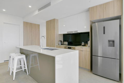 Stay In Style-Luxury CBD Apartment - Sunshine Coast Tourism 3